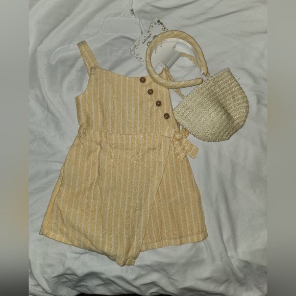 Yellow Romper & Acessories - Picture 1 of 4